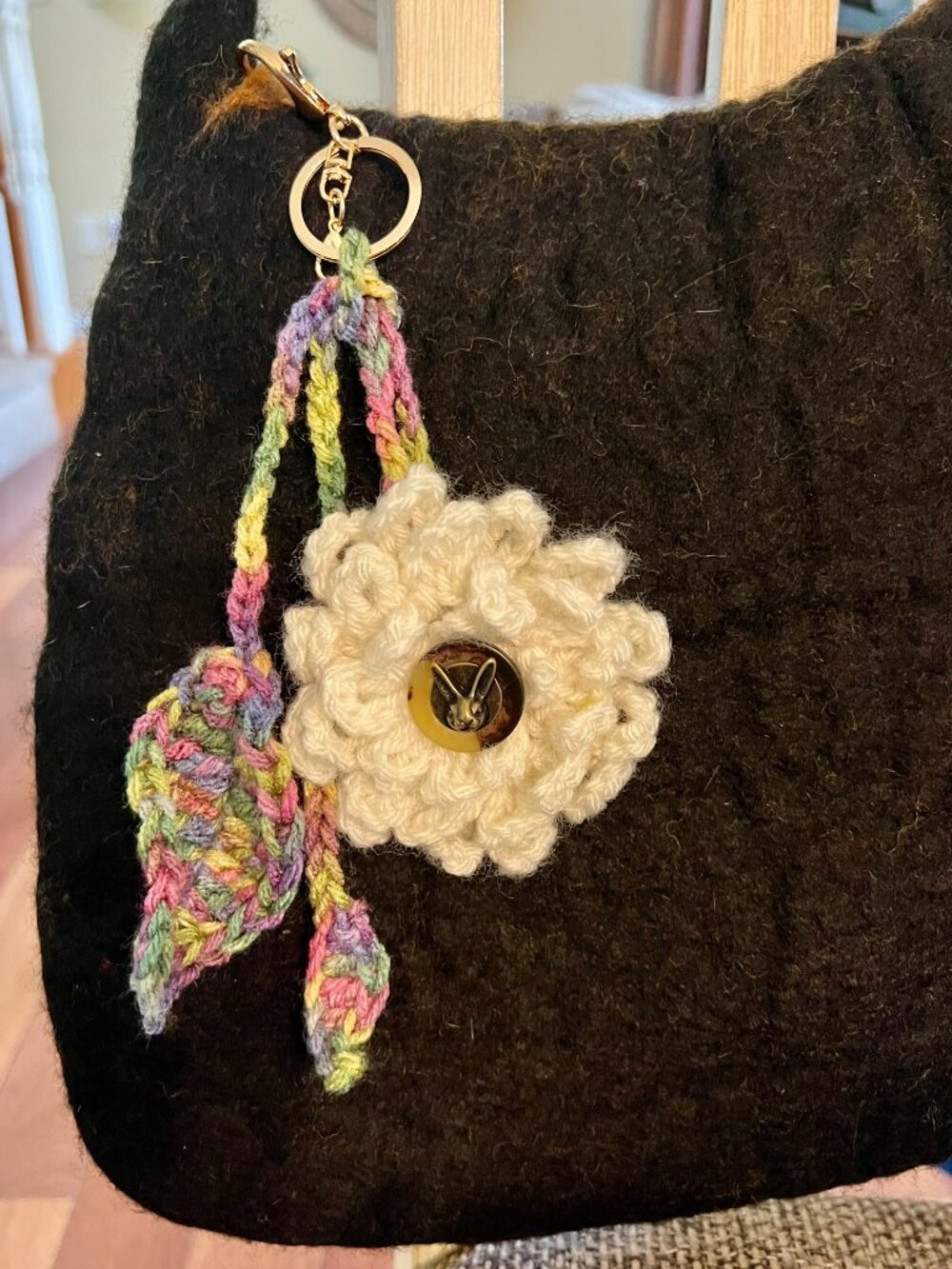 BAG CHARM/KEY CHAIN Bunny in the Middle Loopy White Flower w/Goldtone Key Chain